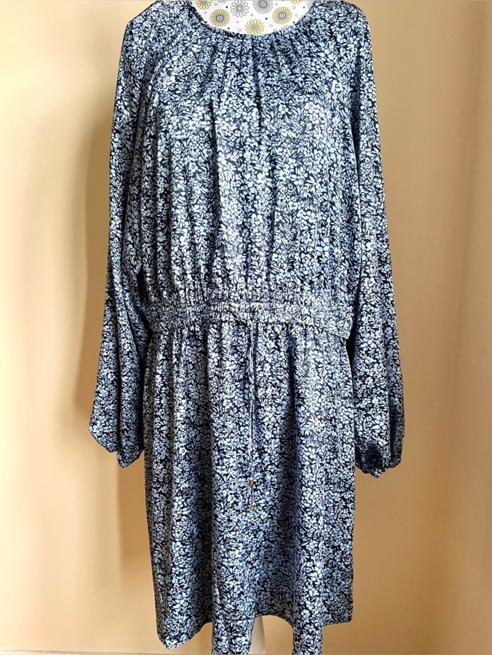NWT！ Michael Kors Navy and White Floral Long-Sleeve Smocked Waist Dress